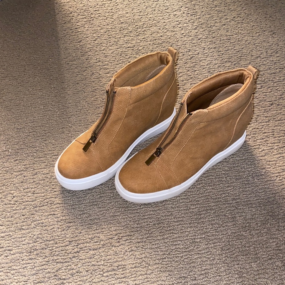 Wedged Shoes